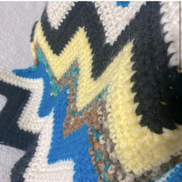 Vintage Handmade Crochet Blue Yellow Black Chevron Stripes Afghan  Throw Blanket - Picture 3 of 12